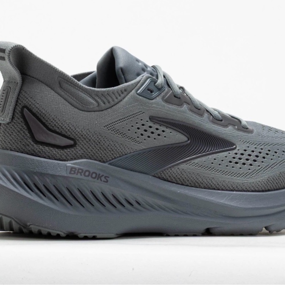 Brooks Men's Athletic Running Shoes in Gray